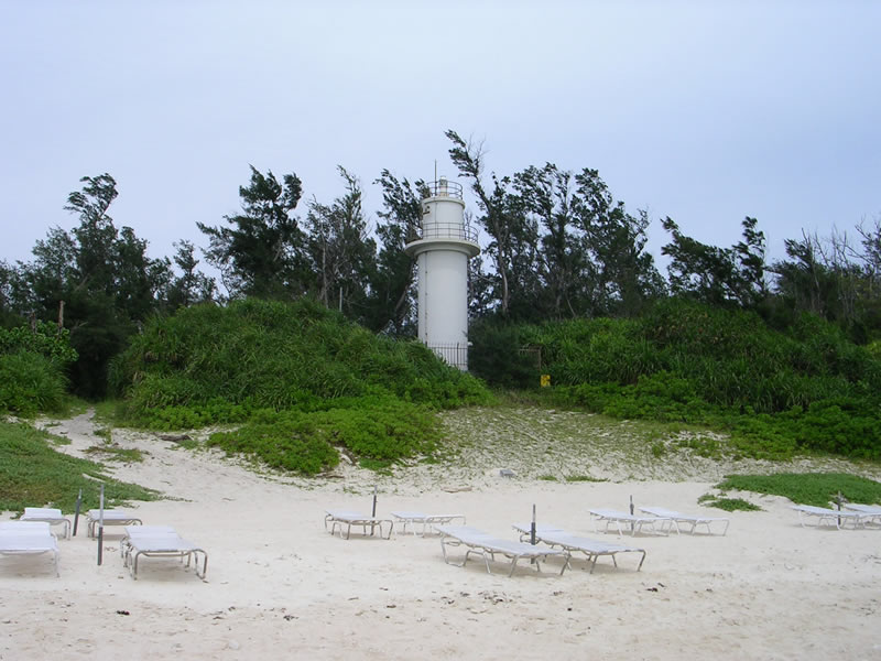 瀬底島灯台