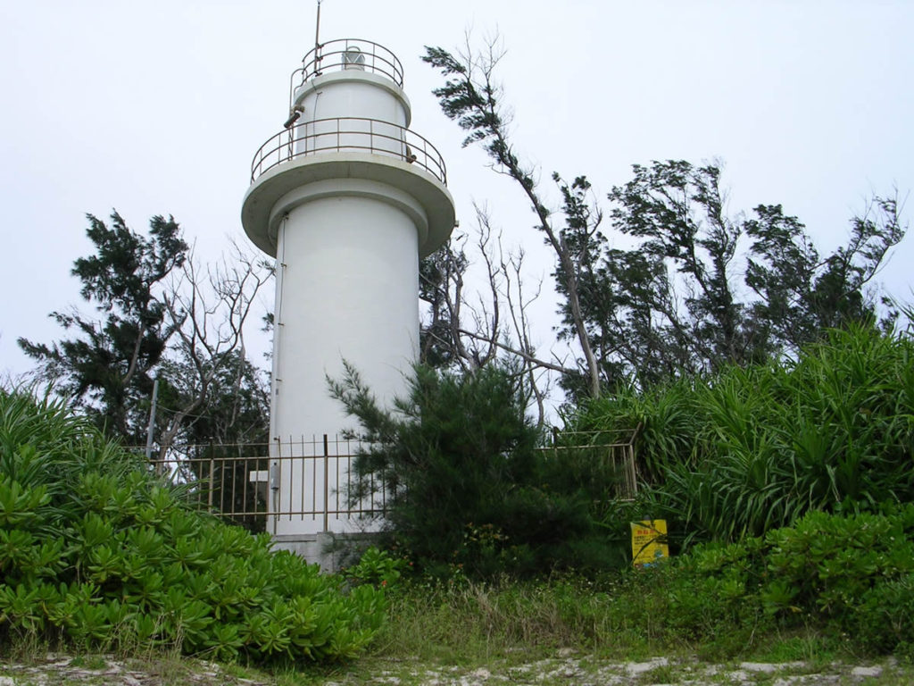 瀬底島灯台