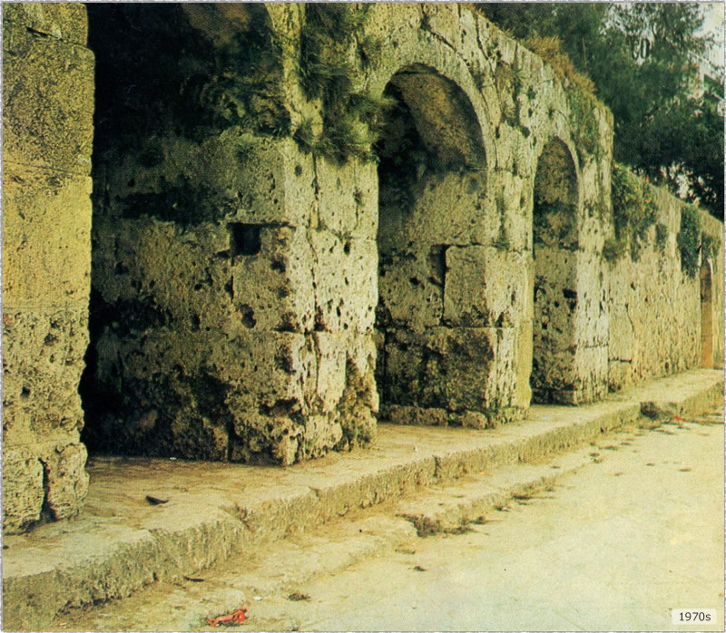 旧崇元寺第一門及び石牆
